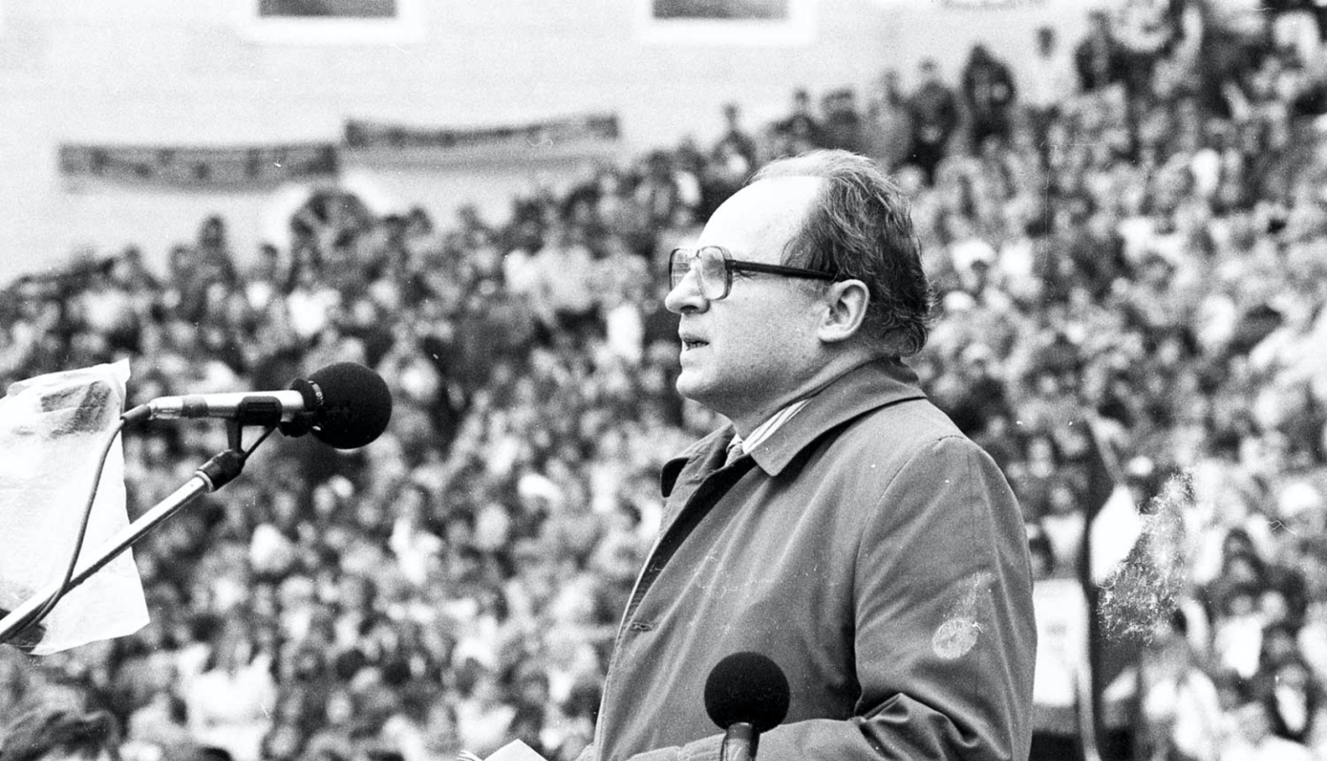 Akadēmiķa Jāņa Stradiņa uzruna Tautas manifestācijā 1988. gada 6. oktobrī Mežaparkā