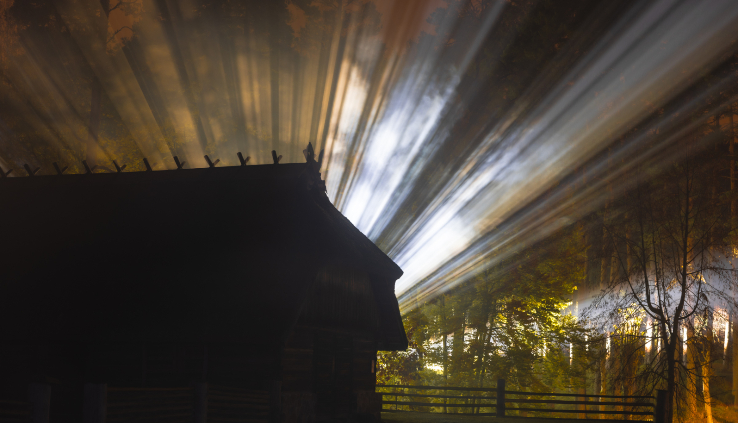 Izgaismota ēka Latvijas Etnogrāfiskajā brīvdabas muzejā