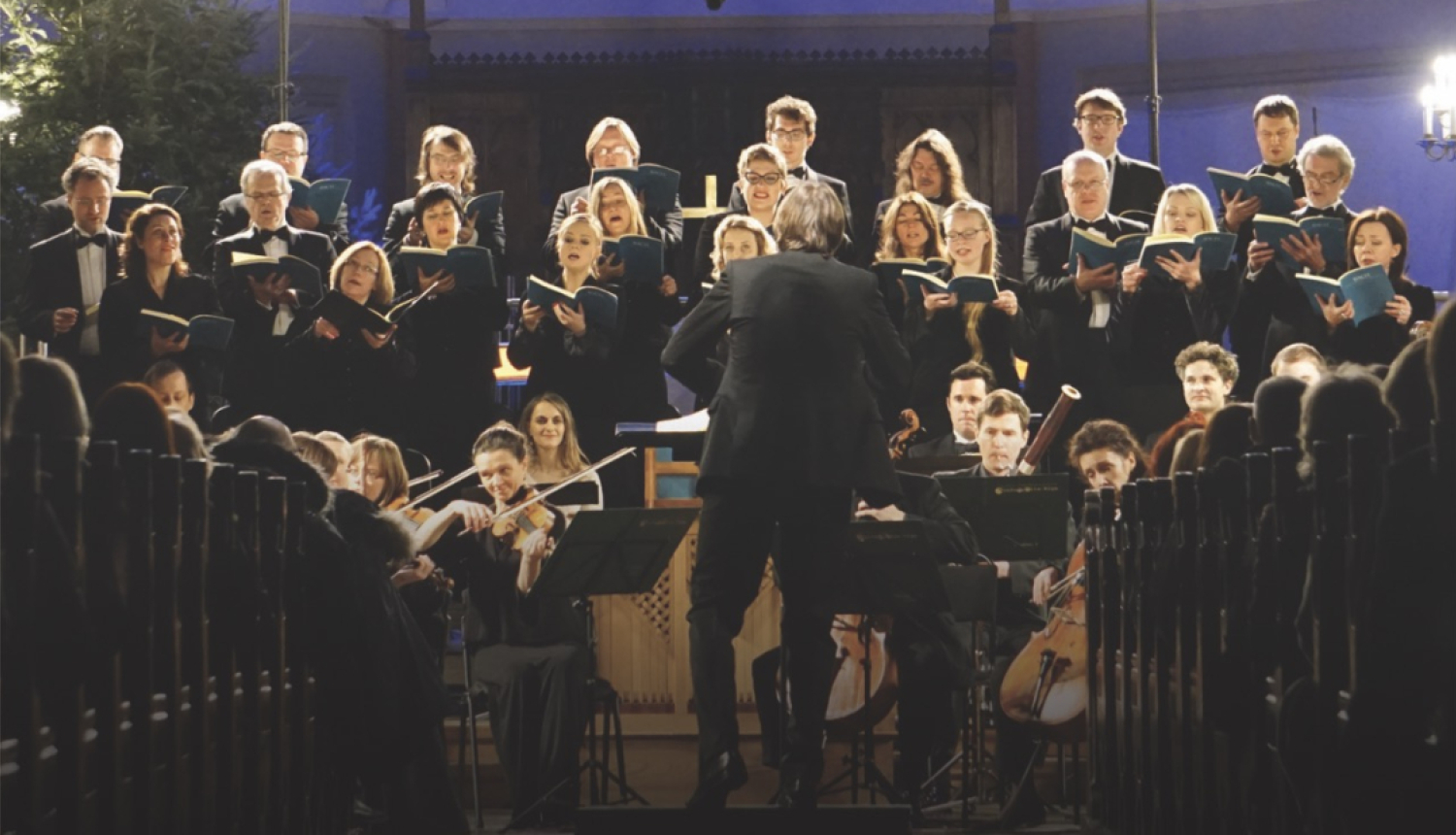 Latvijas Radio koris un kamerorķestris “Sinfonietta Rīga”