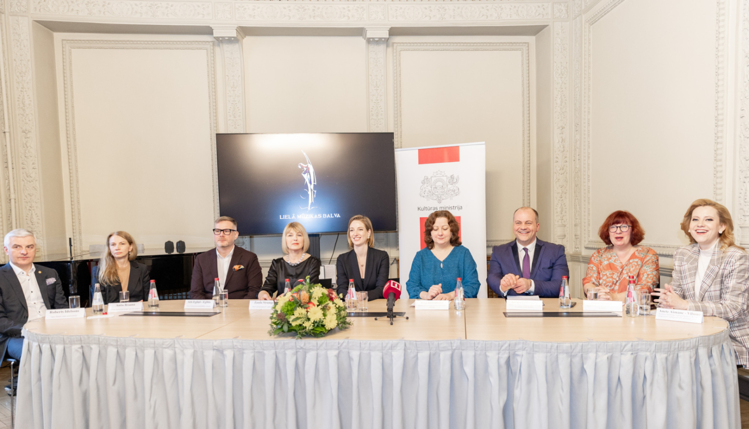 Lielās mūzikas balvas žūrija Kultūras ministrijas sanāksmju zālē