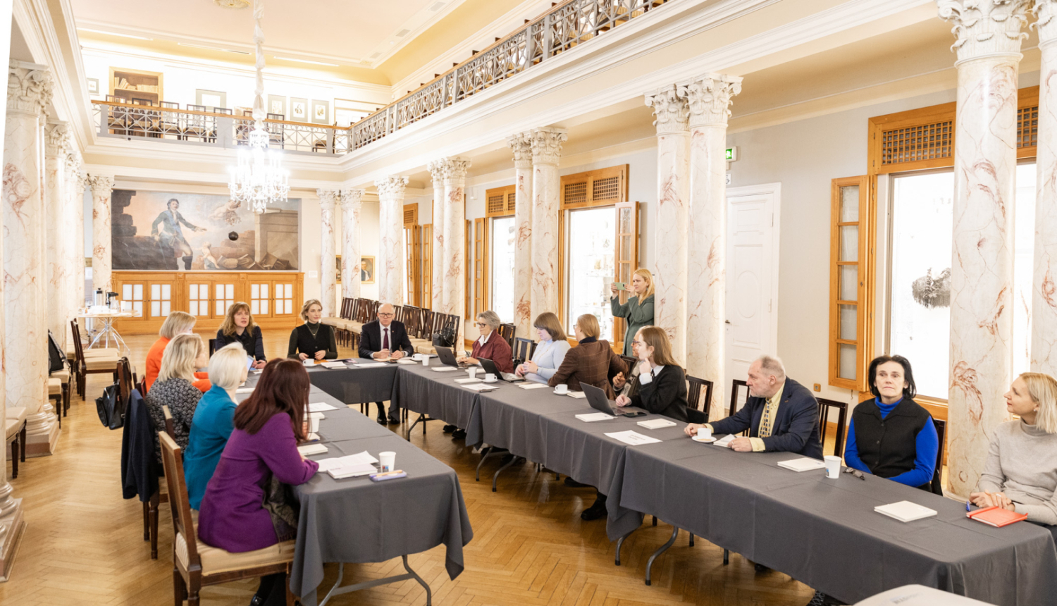 Unesco Latvijas Nacionālās komisijas dalībnieki RVKM Kolonnu zālē