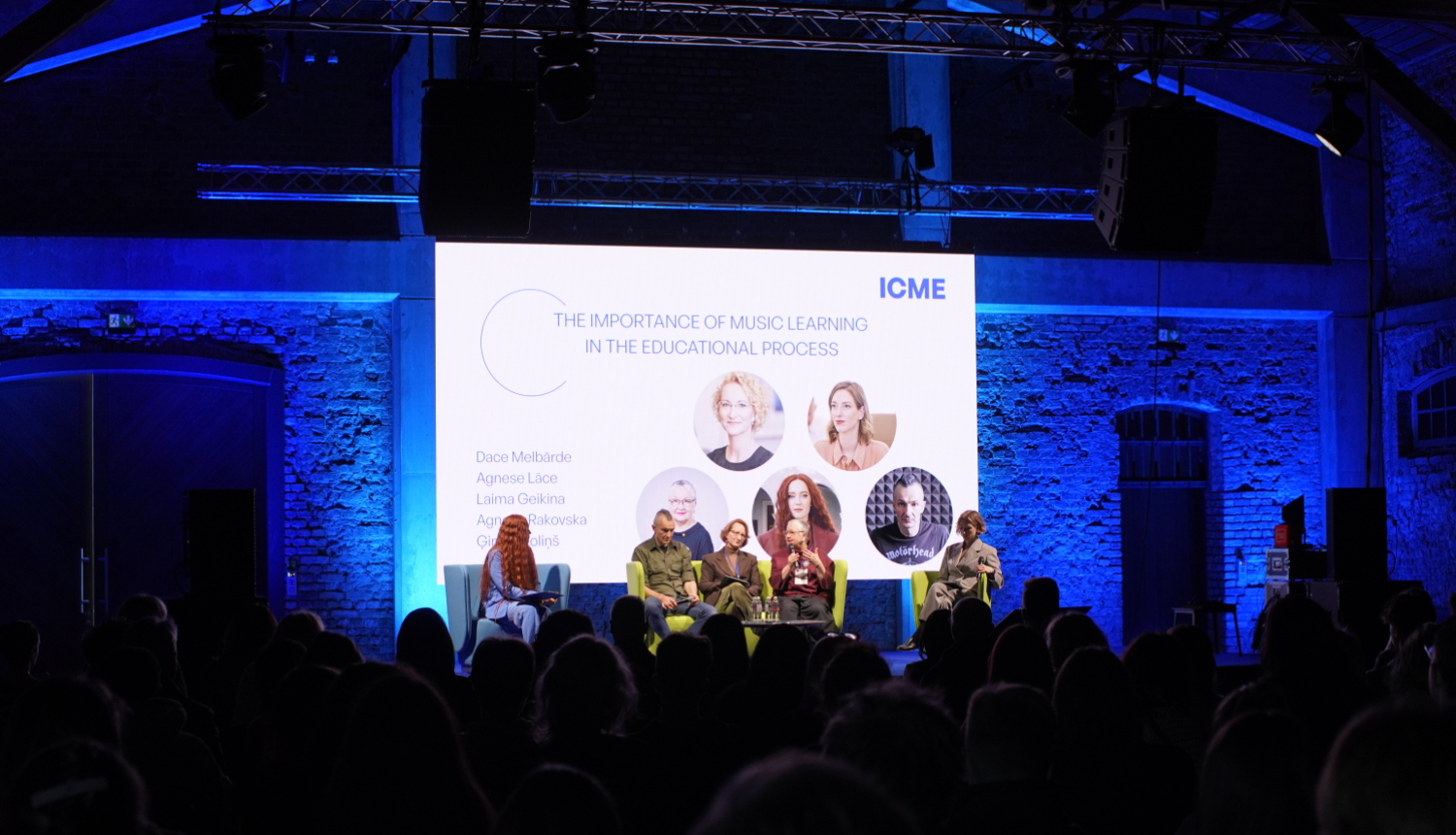 Starptautiskās mūzikas izglītības konferences diskusija ICME Hanzas Peronā, uz skatuves Laima Geikina, Dace Melbārde, Agnese Lāce,Ģirts Ozoliņš, Agnese Rakovska