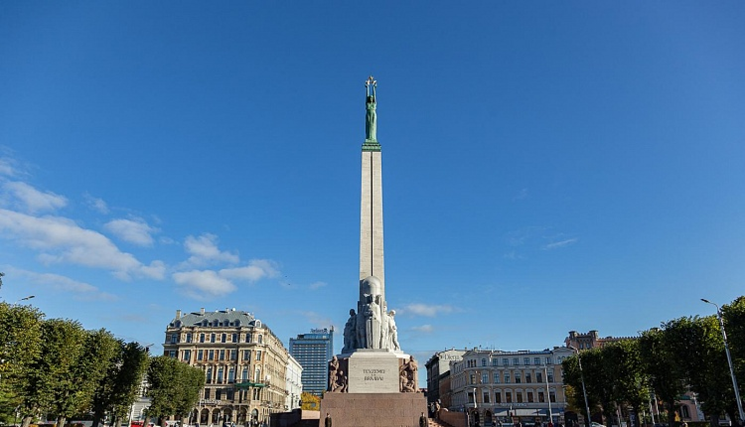 Izglītības, kultūras un zinātnes komisija virza Brīvības pieminekļa un Rīgas Brāļu kapu likumprojektu 3. lasījumam