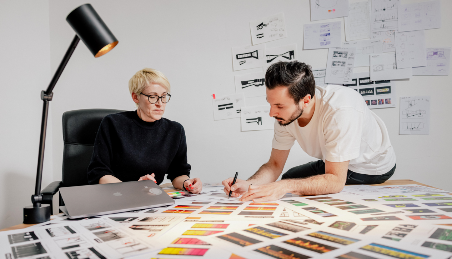 Dizainers un producente