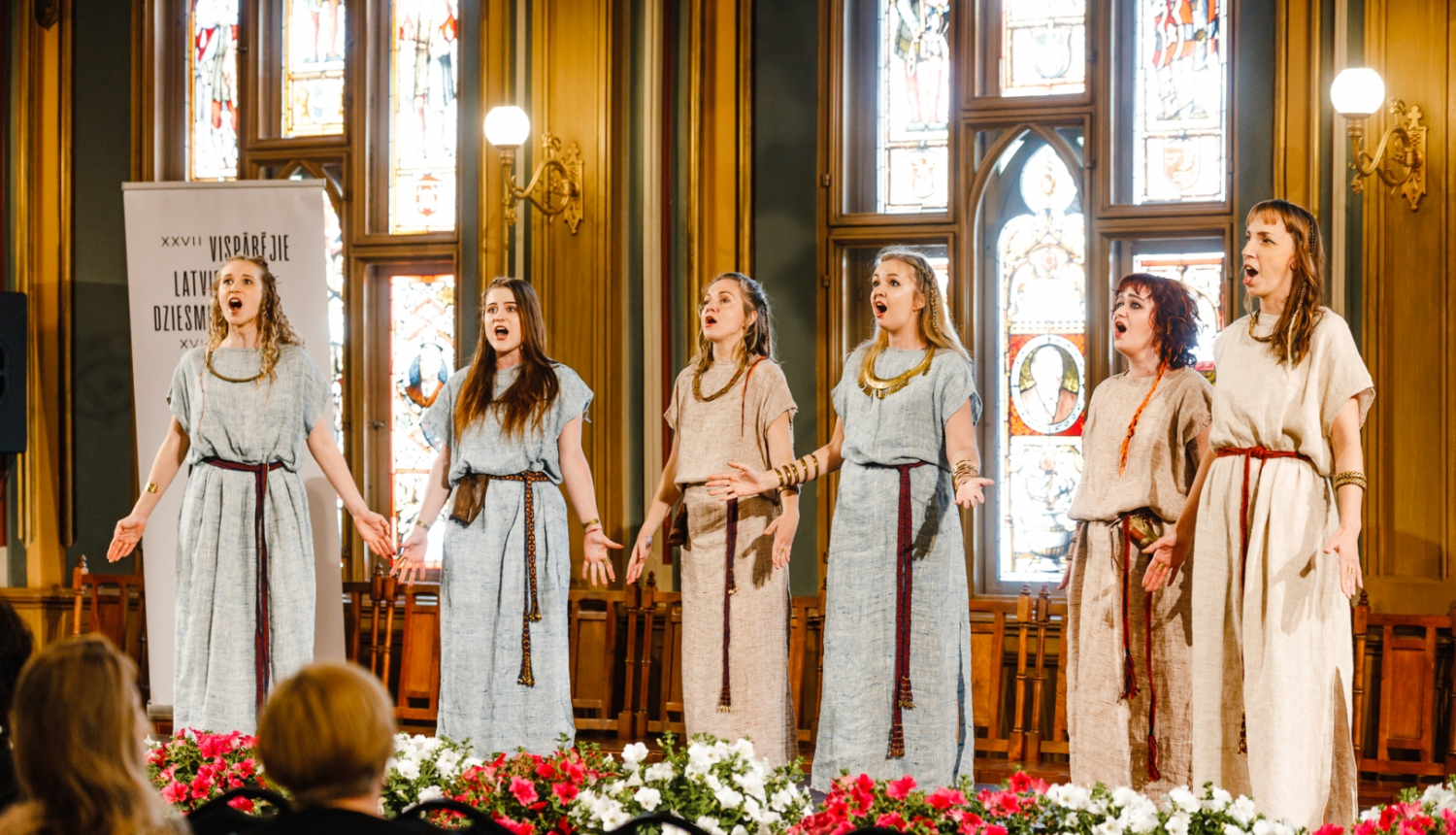 Ogres Kultūras centra vokālā grupa ANIMA SOLLA, foto: Kaspars Teilāns