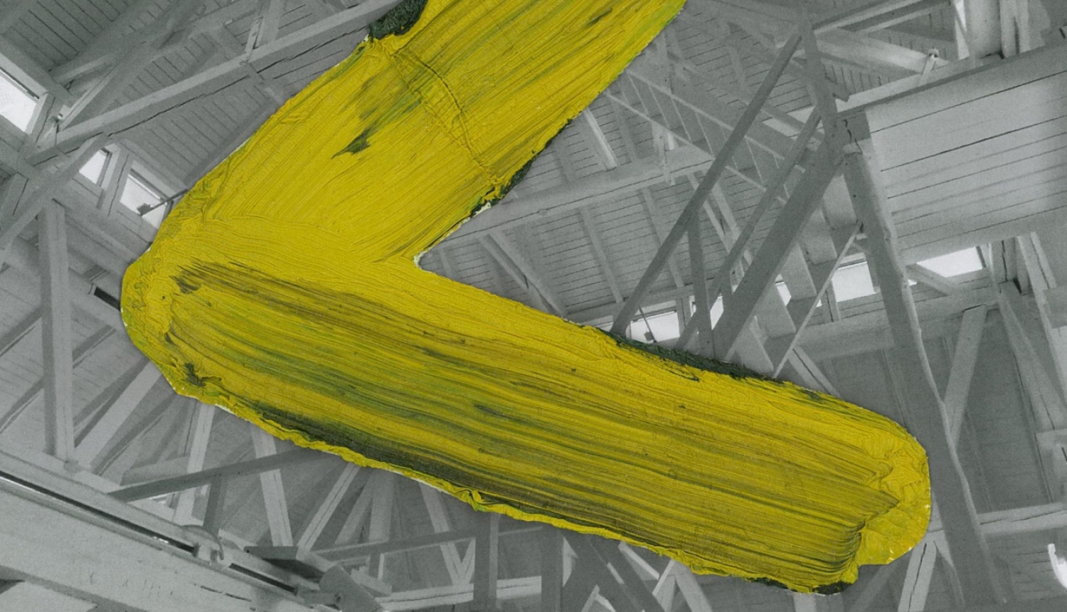 Publicitātes foto Amandas Ziemeles personālizstādei “Saule ar zobiem” Latvijas Nacionālajā mākslas muzejā. Rīga, 2023.