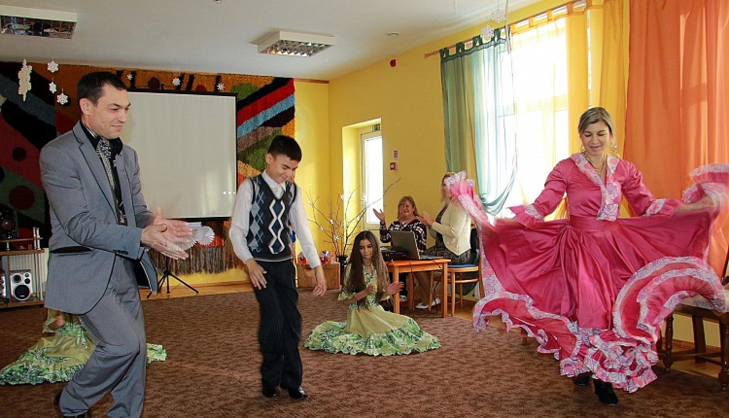 Reģionālie eksperti no 12 Latvijas pašvaldībām iepazīst romu integrācijas labo praksi Maltas pagastā un Viļakas novadā