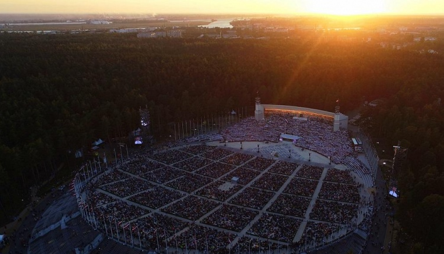 Apstiprināts Dziesmu un deju svētku padomes sastāvs