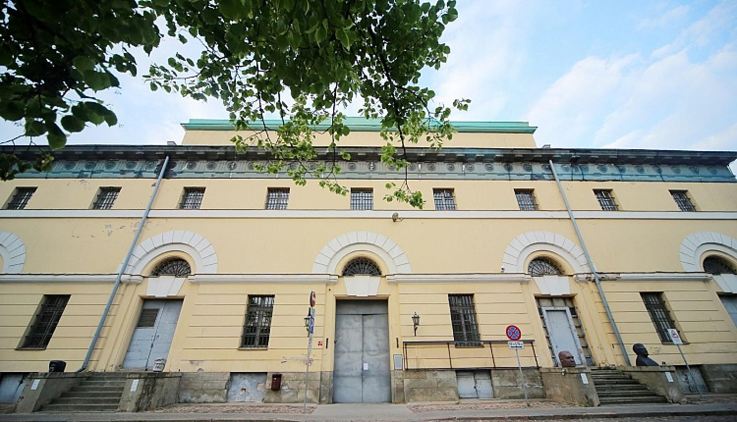 VNĪ uzsāk izstāžu zāles „Arsenāls” fasādes atjaunošanu un logu restaurāciju