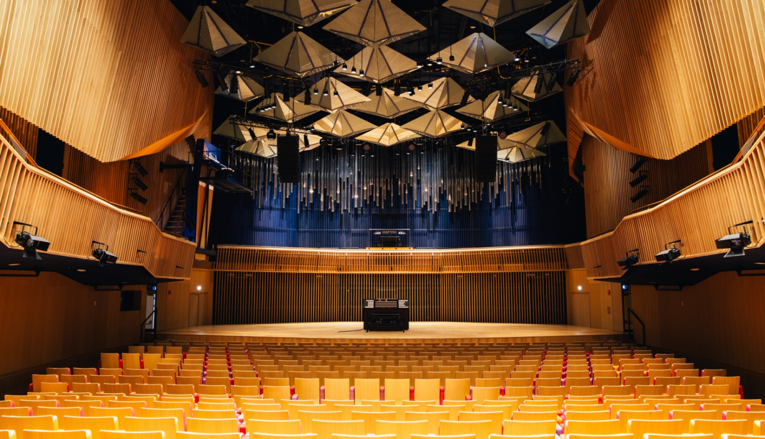 Koncertzāle “Latvija”