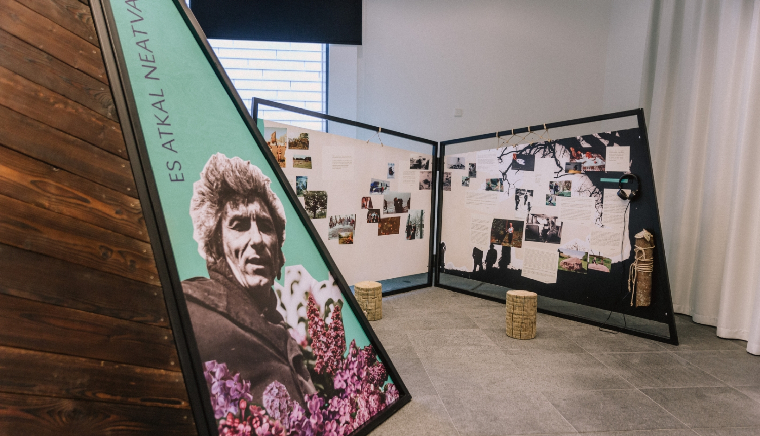 Imanta Ziedoņa portrets izstādē