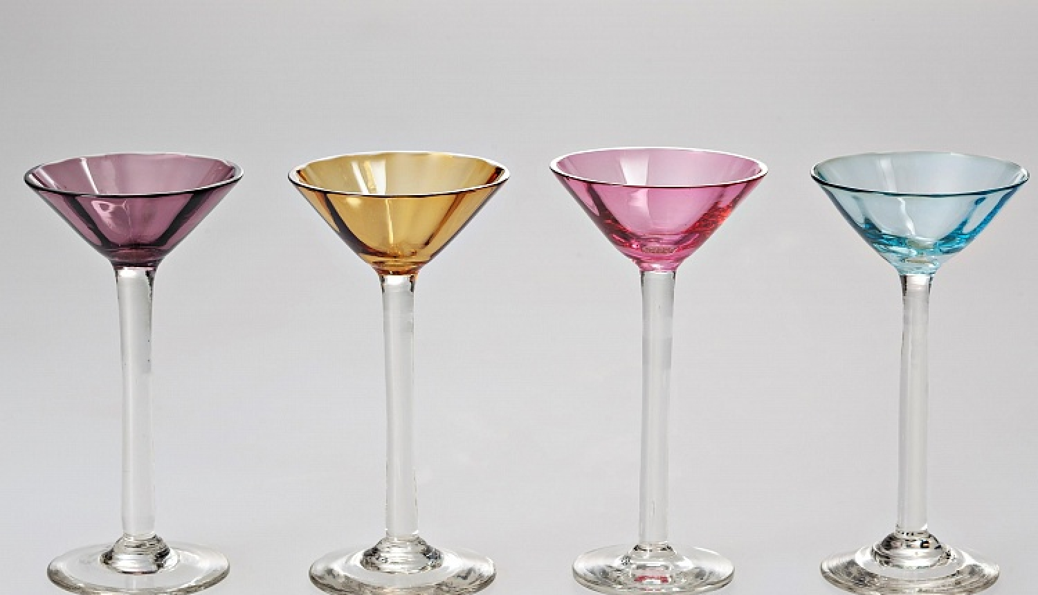 Izstāde “Iļģuciema stikls” Rīgas vēstures un kuģniecības muzejā