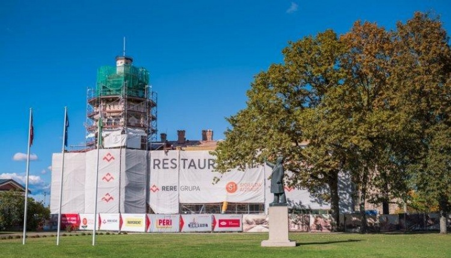 Turpinās Siguldas Jaunās pils pārbūves un restaurācijas darbi