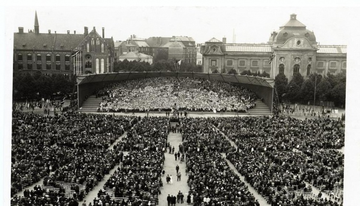 Dokumentu Tematiskās kolekcijas digitālajā krātuvē Redzi, dzirdi Latviju!
