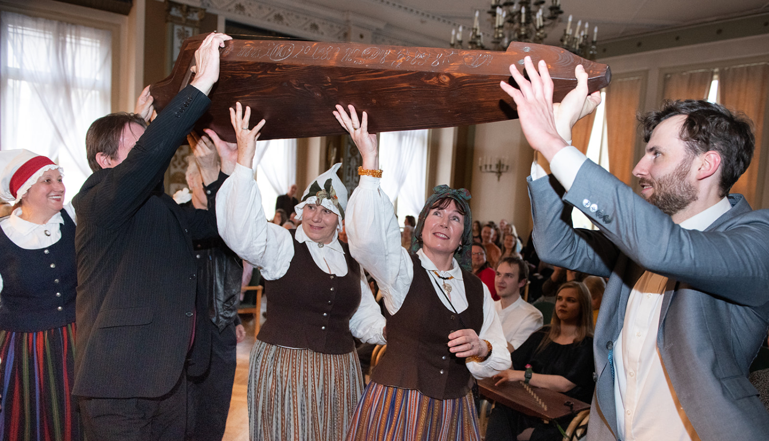 Dižā jeb basa kokle, foto: Andris Auziņš