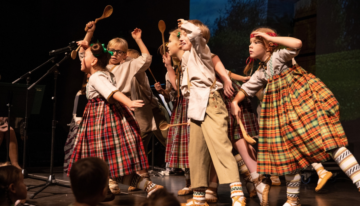 Muzikālais uzvedums “Ceļojums apkārt pasaulei”