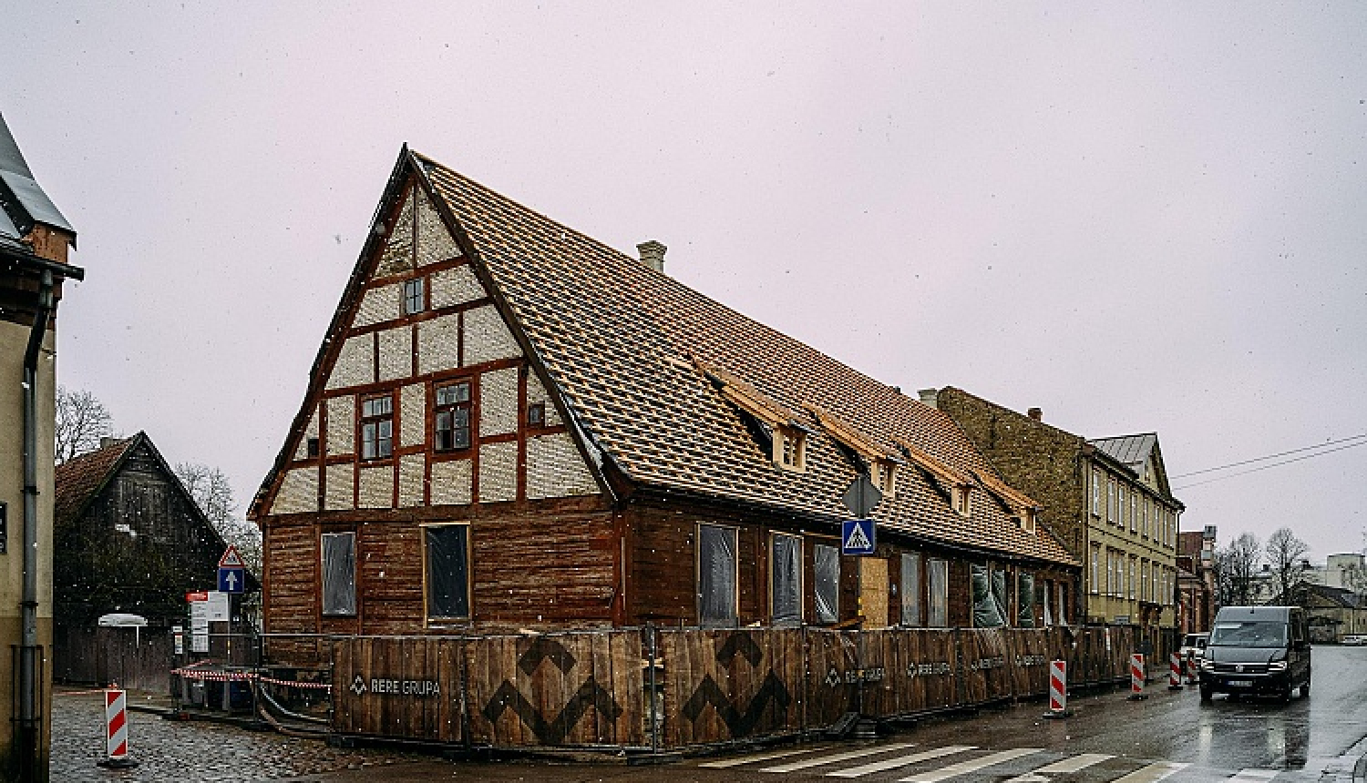 Topošajam interjera muzejam – Hoijeres kundzes viesnīcas ēkai – atzīmē spāru svētkus