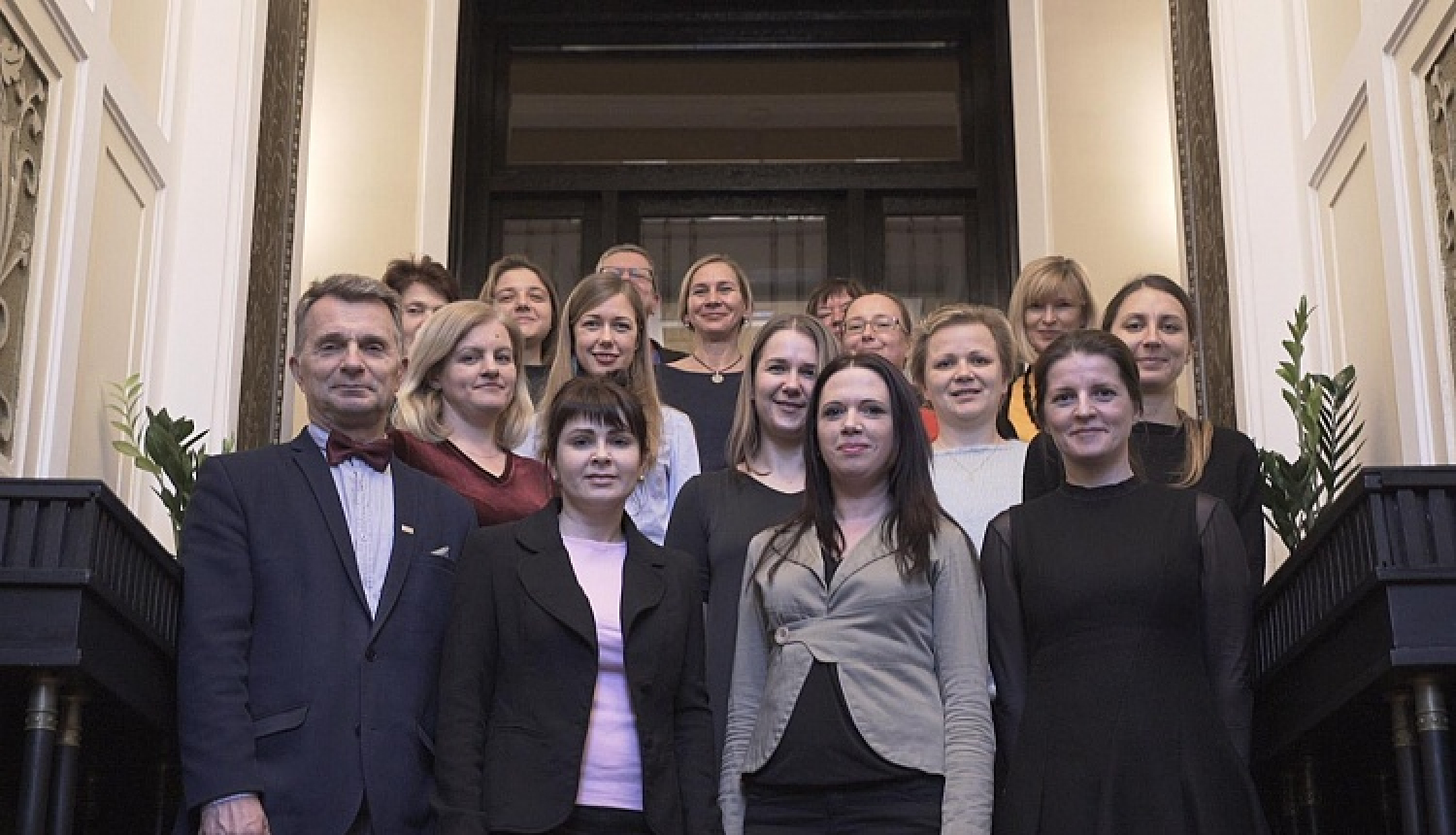 Sveicam Latvijas Nacionālo teātri 100. dzimšanas dienā