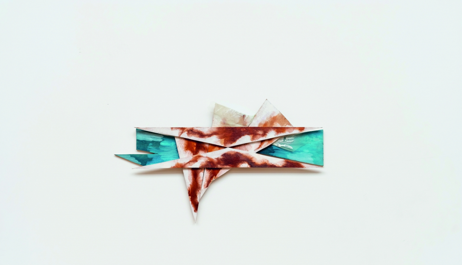 Daiga Grantiņa. Templis #3. Fragments. 2020. Koks, audums, krāsa. Foto: Stīvs Džeimss (Steve James)