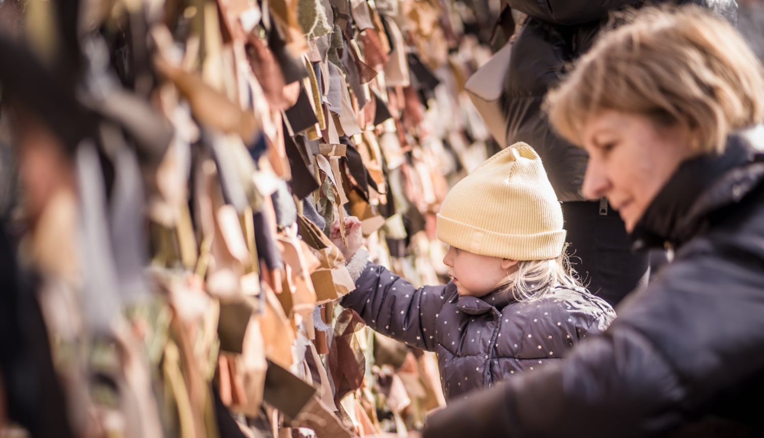 Maskēšanās tīklu gatavošana, foto: Kārlis Volkovskis
