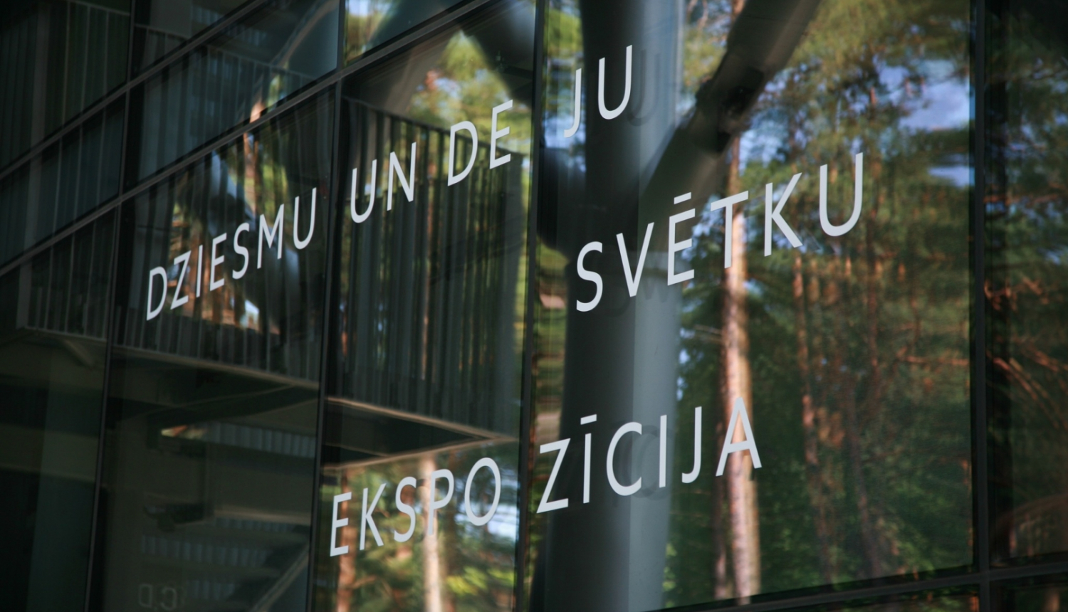 Ekspozīcija “Dziesmusvētku telpa” Mežaparka Lielajā estrādē