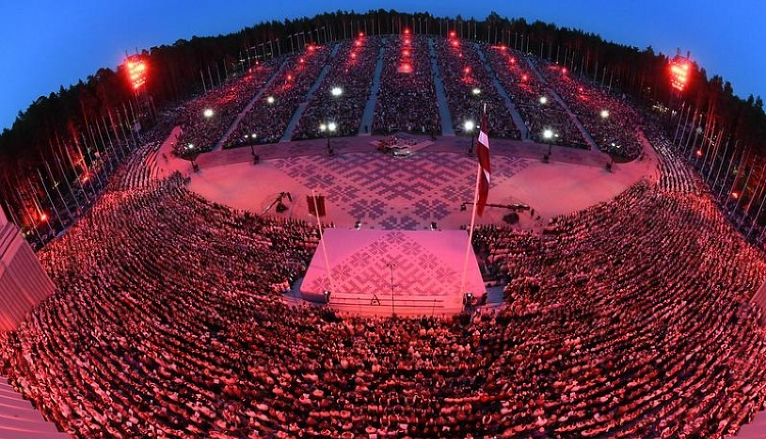 LNKC un „Biļešu paradīze” vienojas par izlīgumu Dziesmu un deju svētku biļešu tirdzniecības lietā