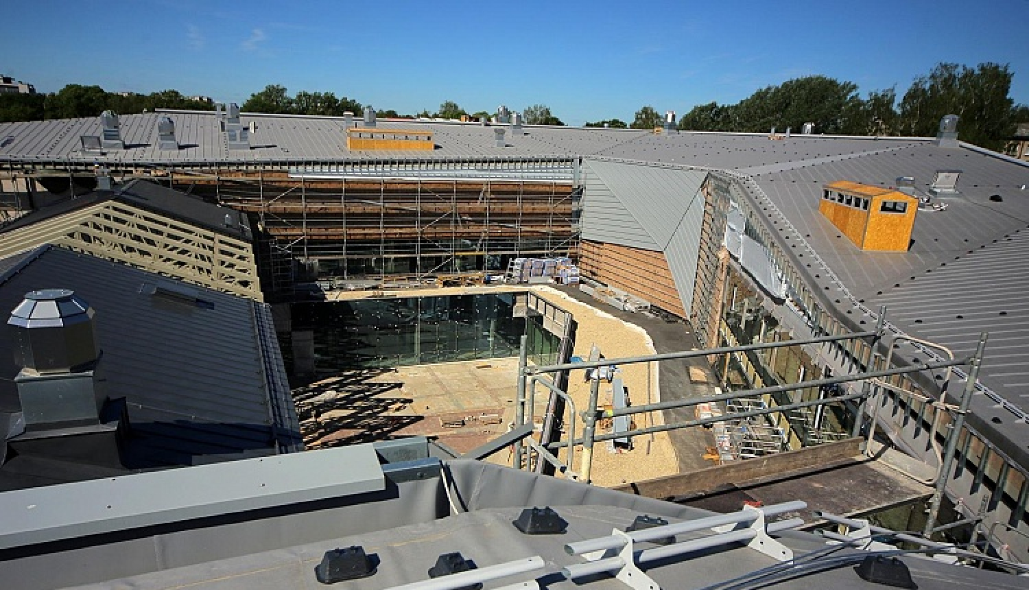 Topošajās muzeja krātuvēs Pulka ielā 8 paveikti jau 85% no plānotajiem darbiem