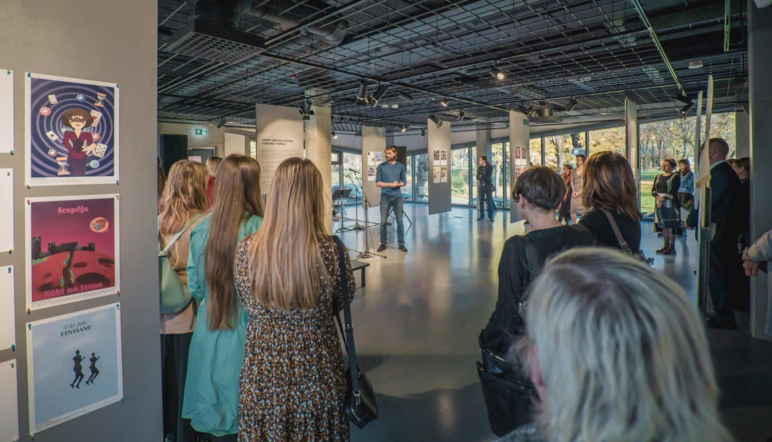 LMMDV apbalvo grafikas dizaina konkursa “IESPĒJA” laureātus