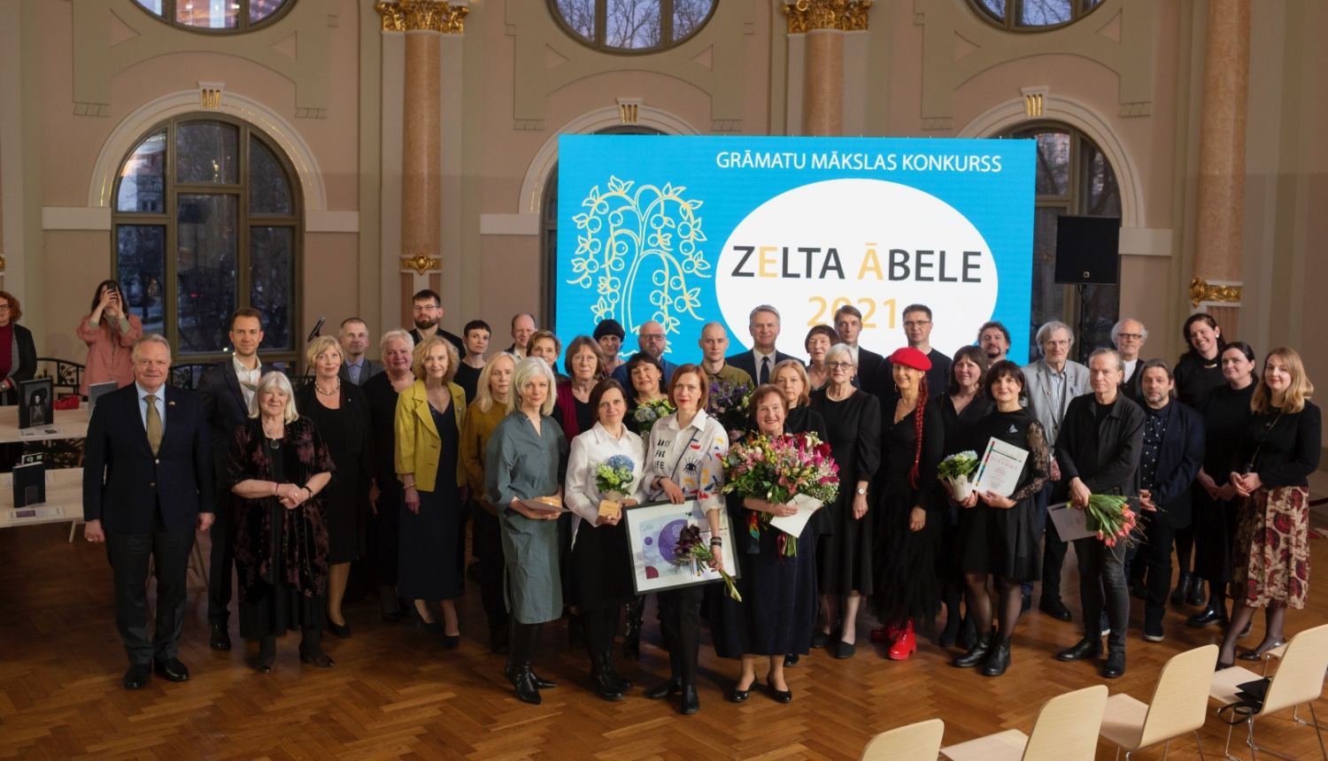 Grāmatu mākslas konkursa “Zelta ābele 2021” laureāti