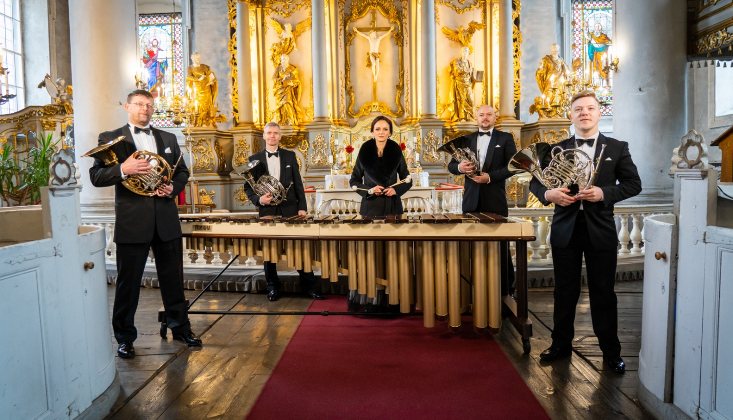 Liepājas Mežragu kvartets un sitaminstrumentāliste Marta Kauliņa-Pelnēna