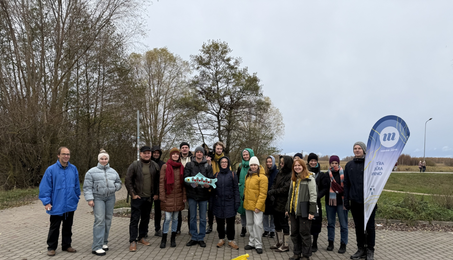 Teātra kolektīvs pie jūras