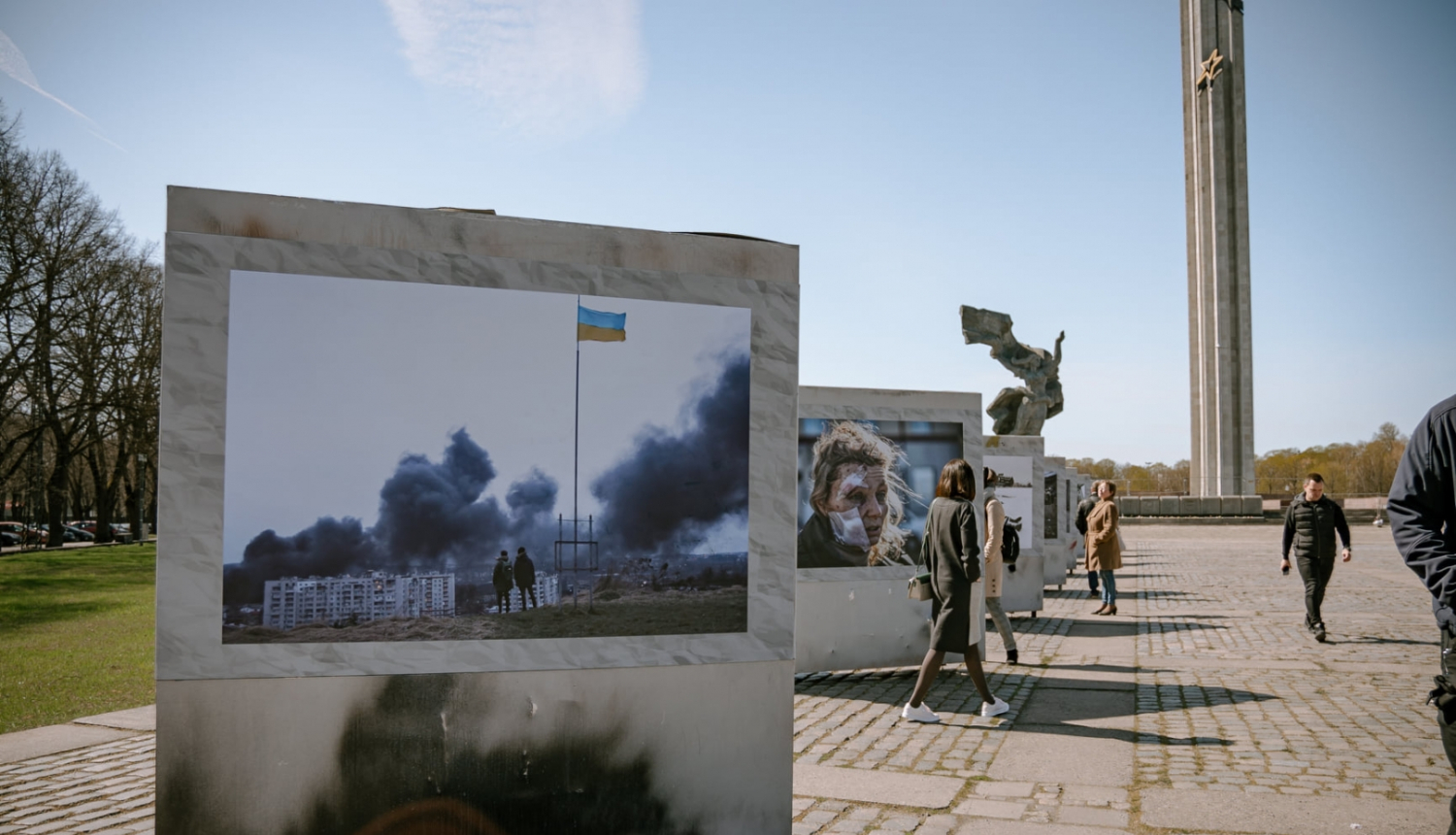 Fotoizstāde Uzvaras laukumā