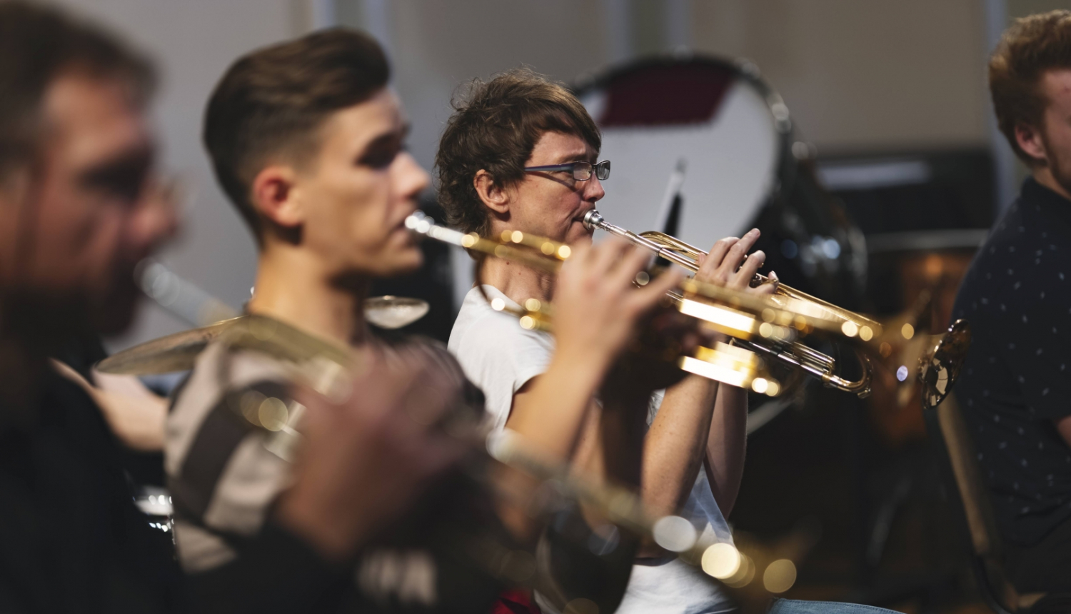 Mūziķi uz skatuves