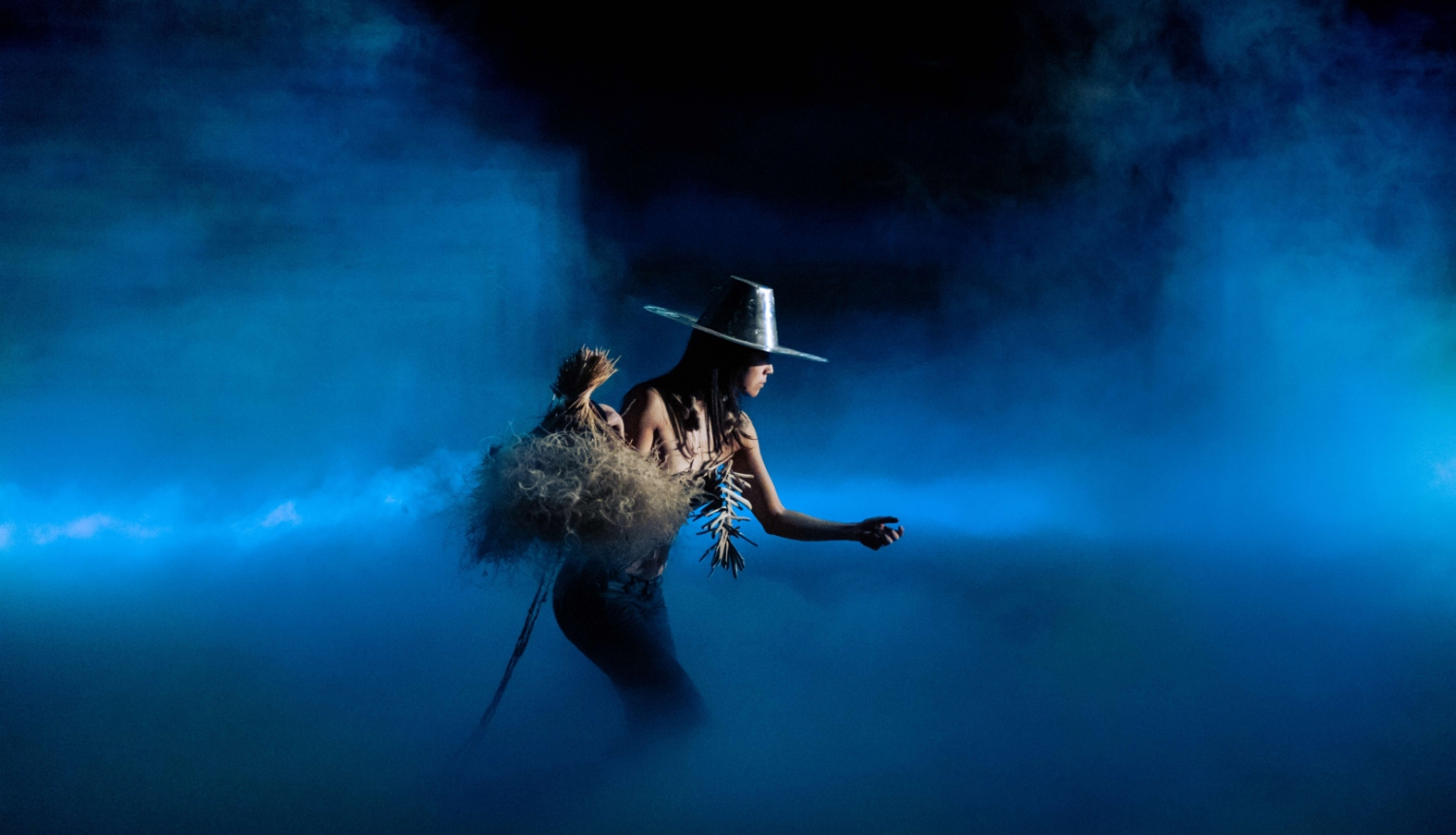 Mākslinieks uz skatuves