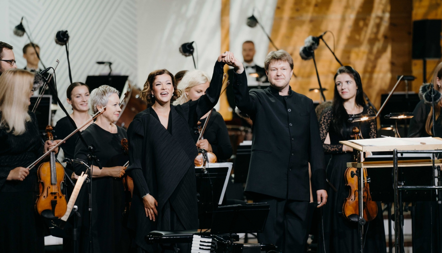 Liepājas simfoniskais orķestris un akordeoniste Ksenija Sidorova, foto: Pauls Zvirbulis