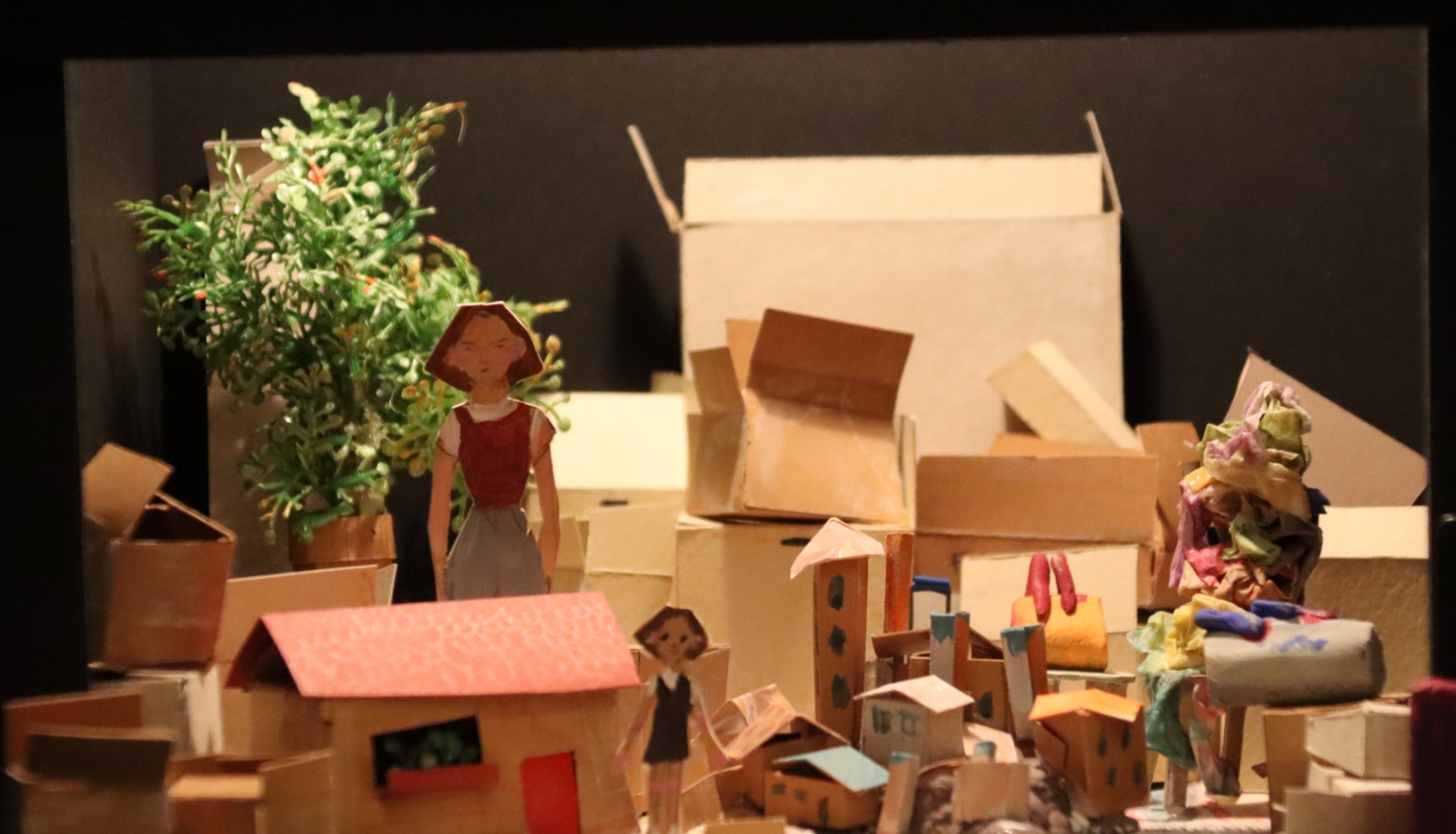 Iestudējuma "Laikam Laiks" vizuālais materiāls