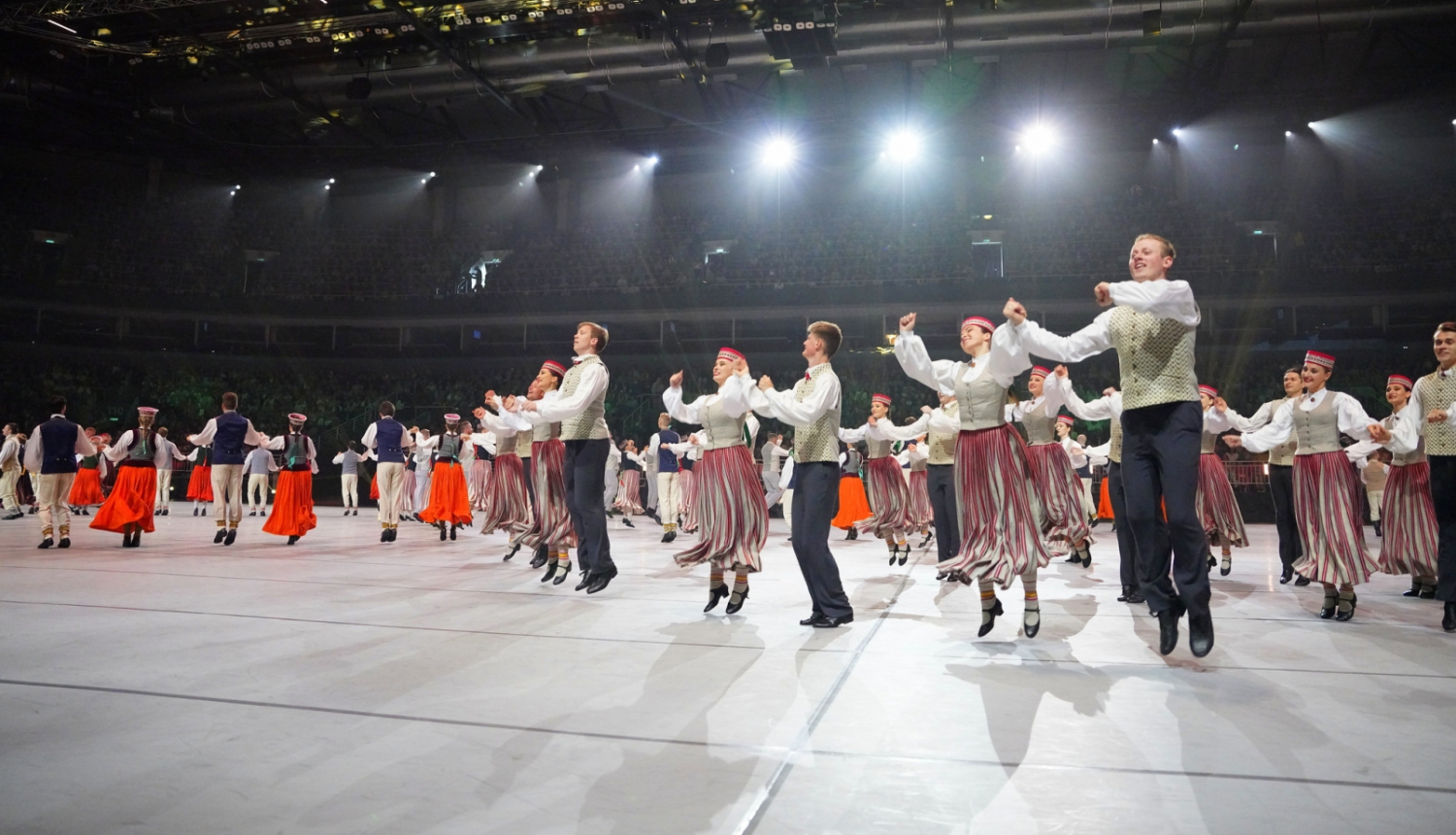Latviešu skatuviskā dejas lielkoncerts "Balts", foto: Jānis Pipars / LNKC