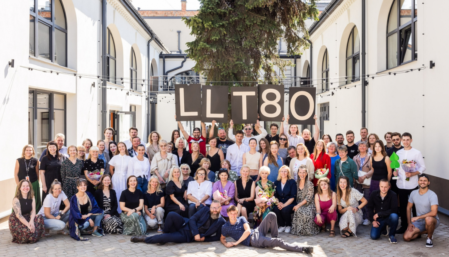 Latvijas leļļu teātra kolektīvs uzsākot 81. sezonu, foto: Reinis Oliņš