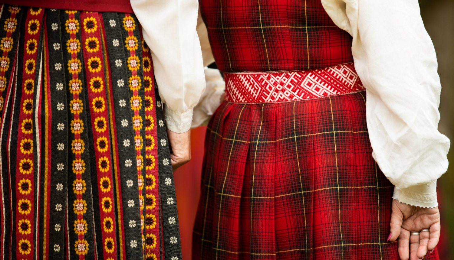 Tautastērpa fragments