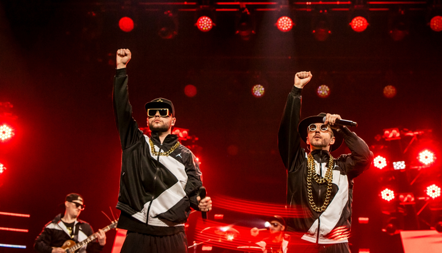 Grupa "Bermudu divstūris"