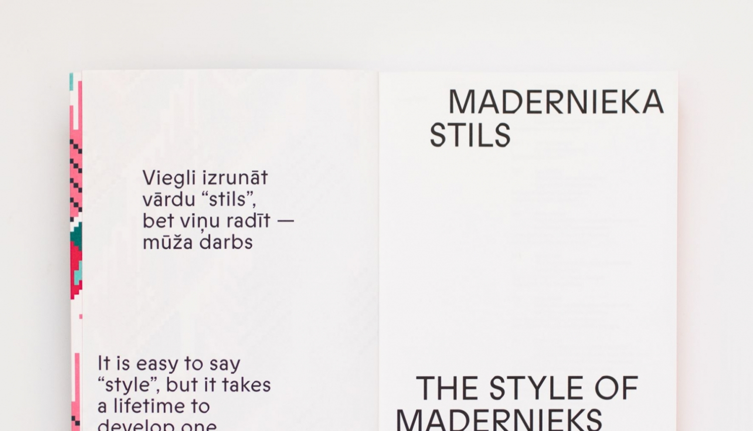 Grāmatas “Madernieka stils” atvērums. Dizains: Mārtiņš Ratniks. 2021. Foto: Kristiāna Zelča