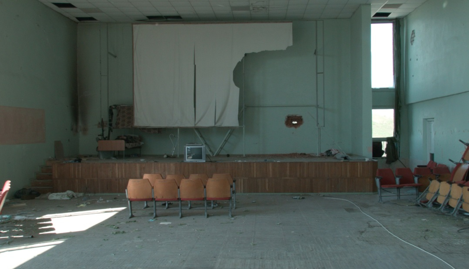 Kadrs no lietuviešu režisora Mantas Kvedaraviča dokumentālās filmas "Mariupole / Mariupolis" (2016)