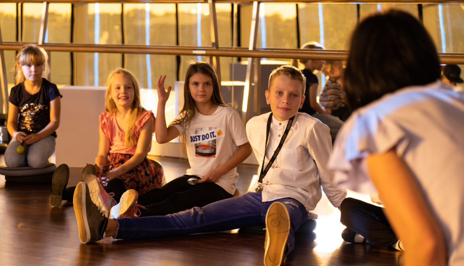 Nodarbība "No trokšņa līdz skaņdarbam" koncertzālē "Lielais dzintars"