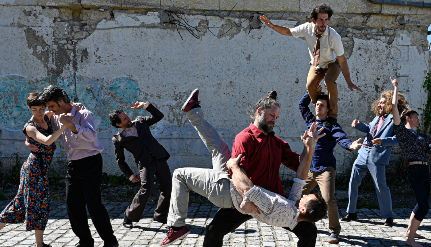 Lielformāta akrobātikas izrāde “Oda ballei”