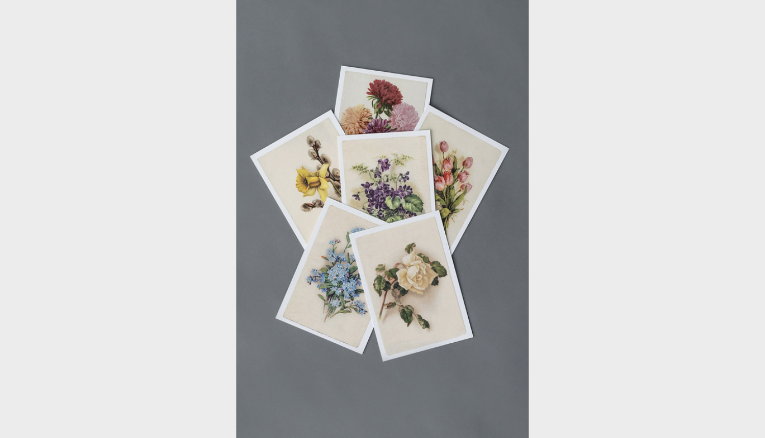 Pastkartes ar ziediem