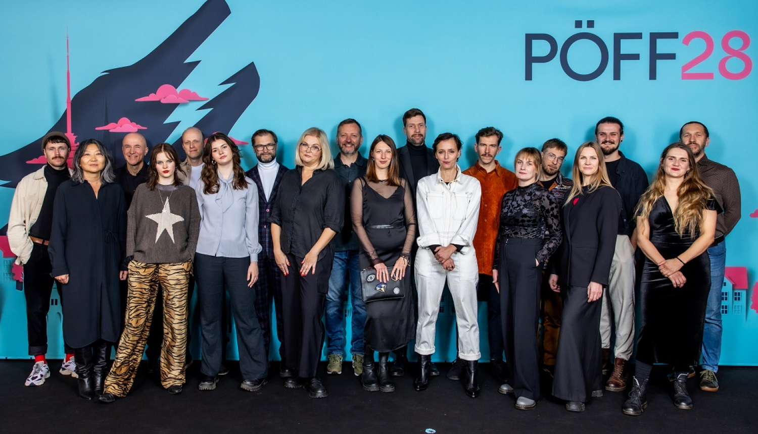 Filmas komanda pirms pirmizrādes, foto: Erlends Štaubs