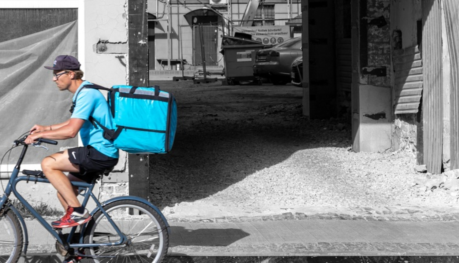 Riteņbraucējs uz ielas