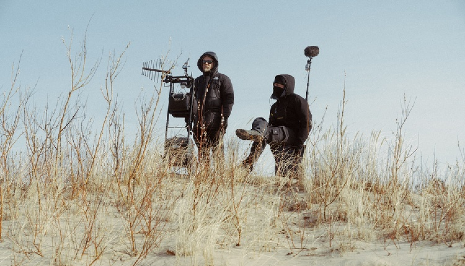 Divi kinooperatori ainavā