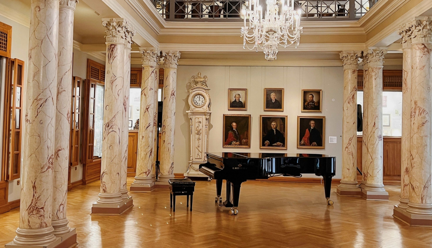 Rīgas vēstures un kuģniecības muzeja Kolonnu zāle. Ekspozīcijas fragments. Foto: RVKM.