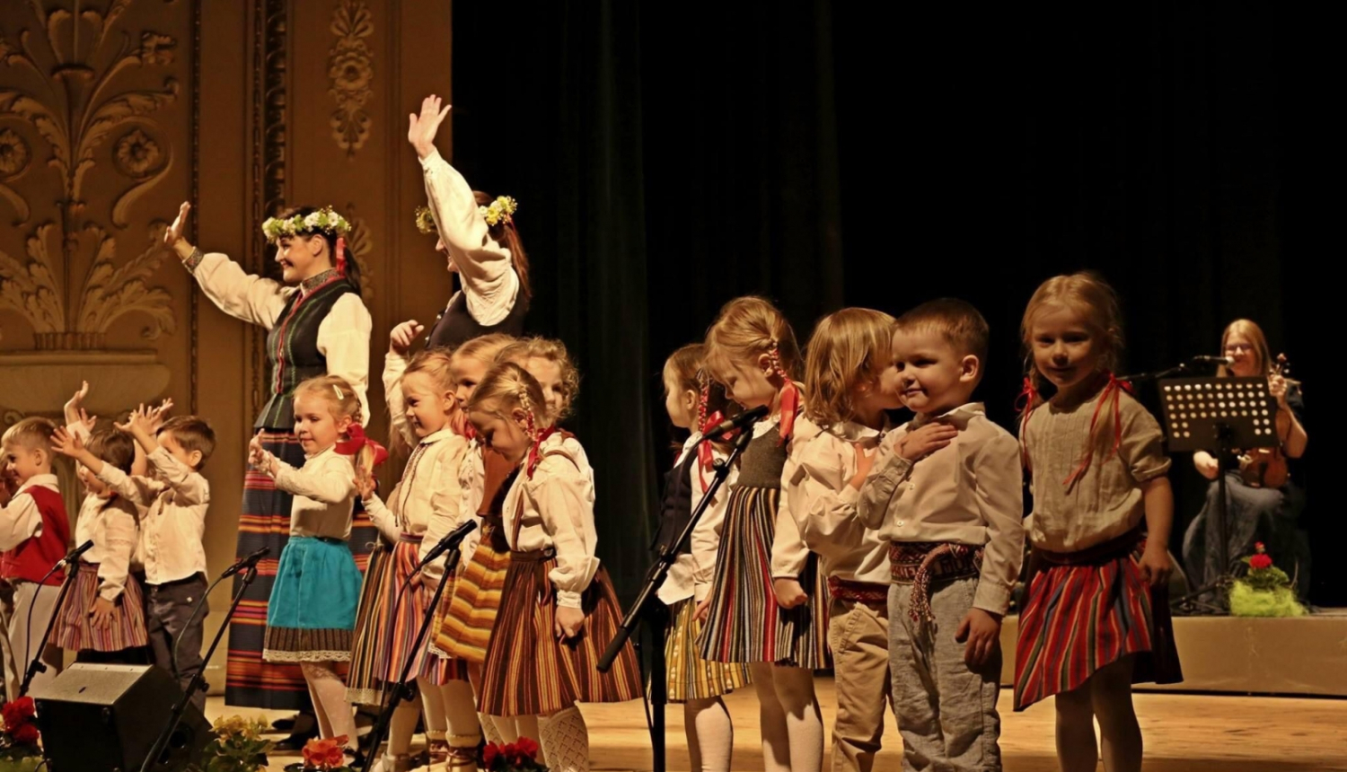 Bērnu vokālā studija “Knīpas un Knauķi”